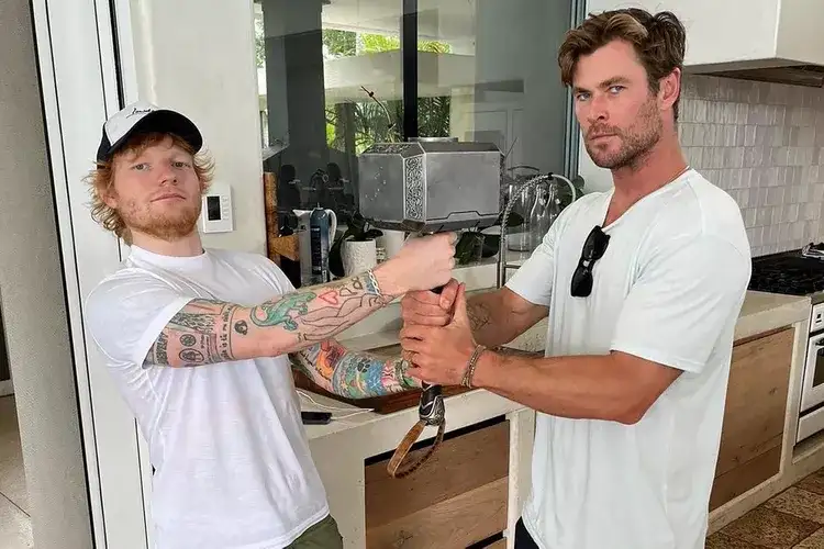 Chris Hemsworth, surpriză de proporții la concertul lui Ed Sheeran de la București