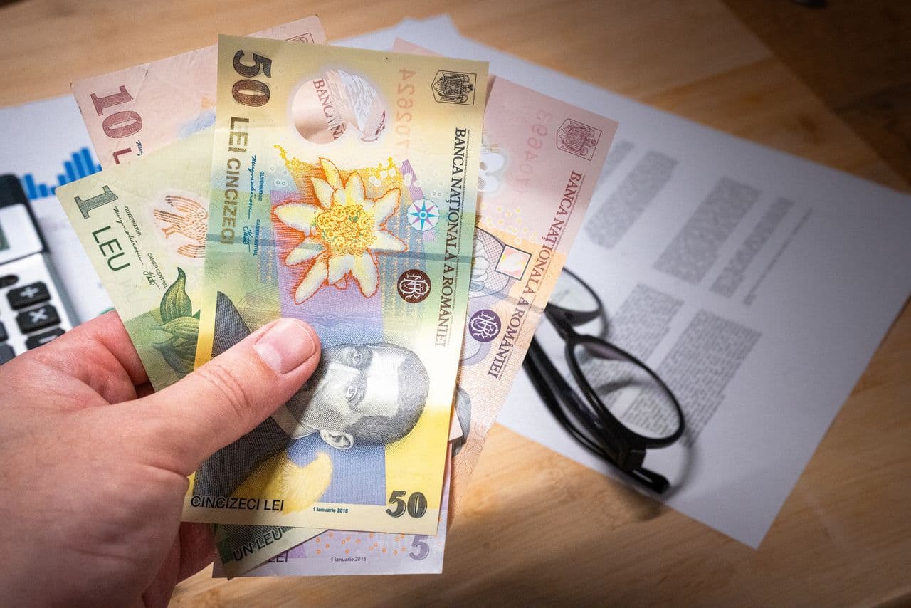 Salariile bucureștenilor sunt în scădere. Șomajul, la minim istoric în Capitală