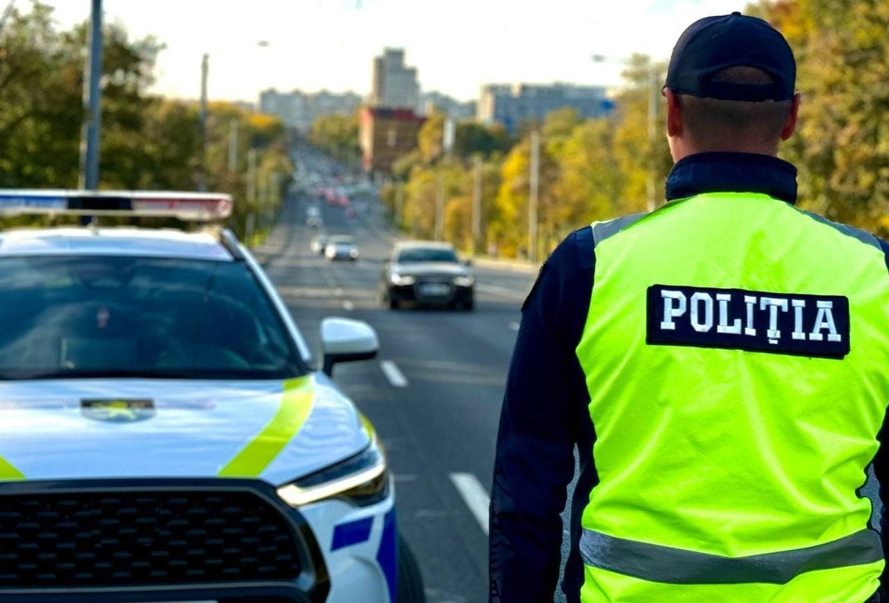 Alertă de la Poliția Română. Noua înșelătorie: Un SMS te anunță că ai luat amendă dar îți golește contul