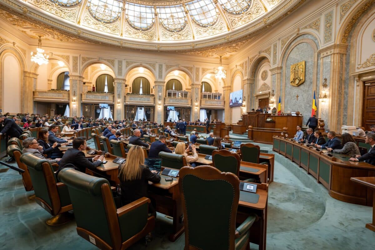 Parlamentul revine din vacanță. Miza: aproape un miliard de euro din PNRR
