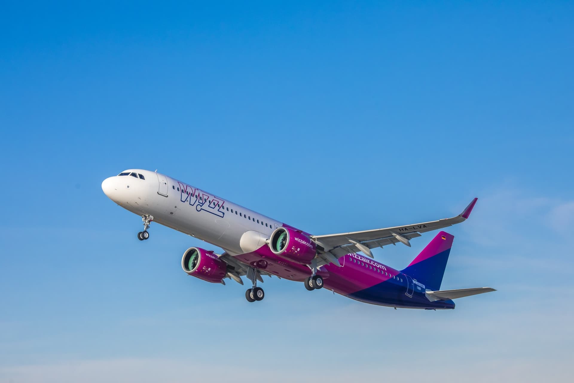 Atenție, călători Wizz Air! Zborurile din București se mută pe alt aeroport timp de o săptămână