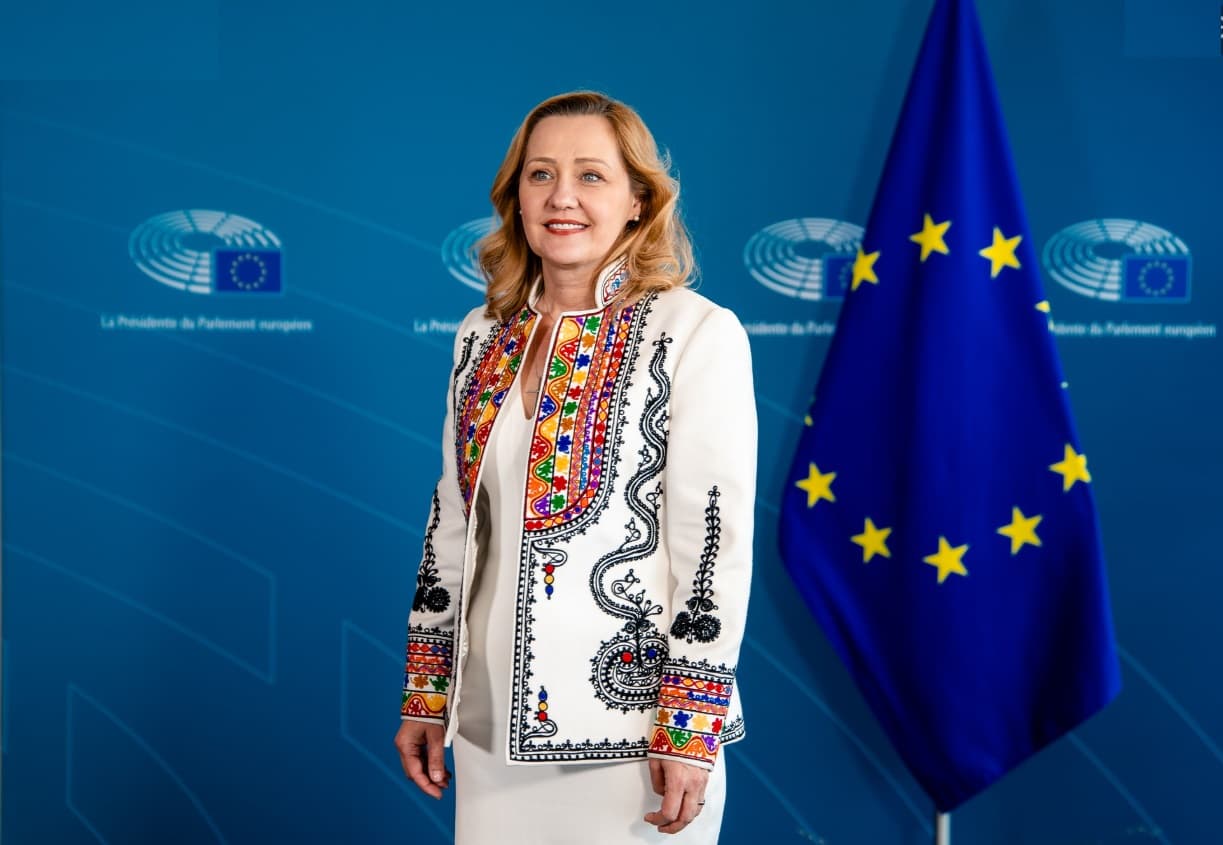 Elena Lasconi: „România nu se poate schimba în bine cu aceiaşi oameni la butoane”