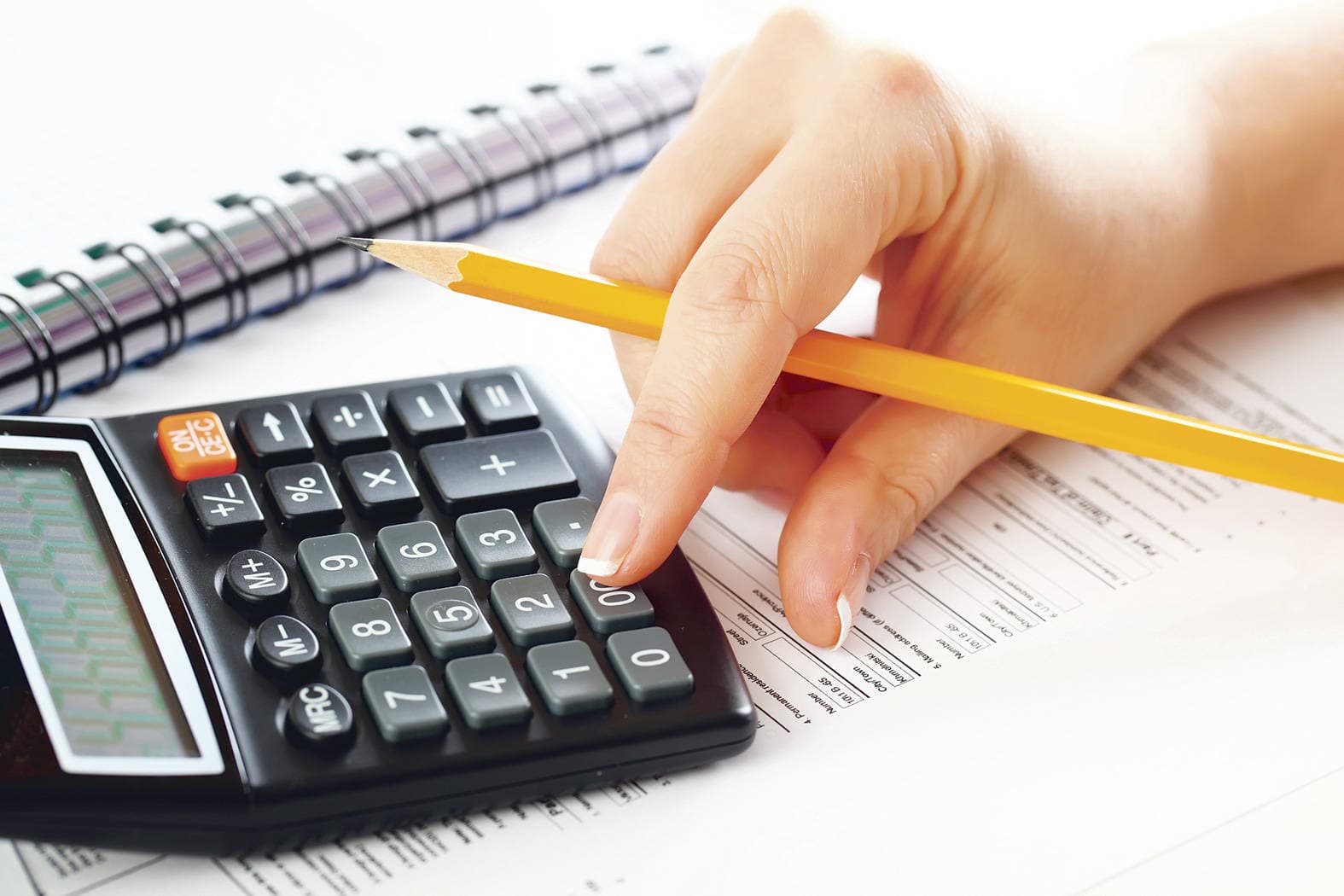 Taxe locale 2026: Până la ce dată poți beneficia de reducerea de 10% la plata impozitului pe casă și mașină
