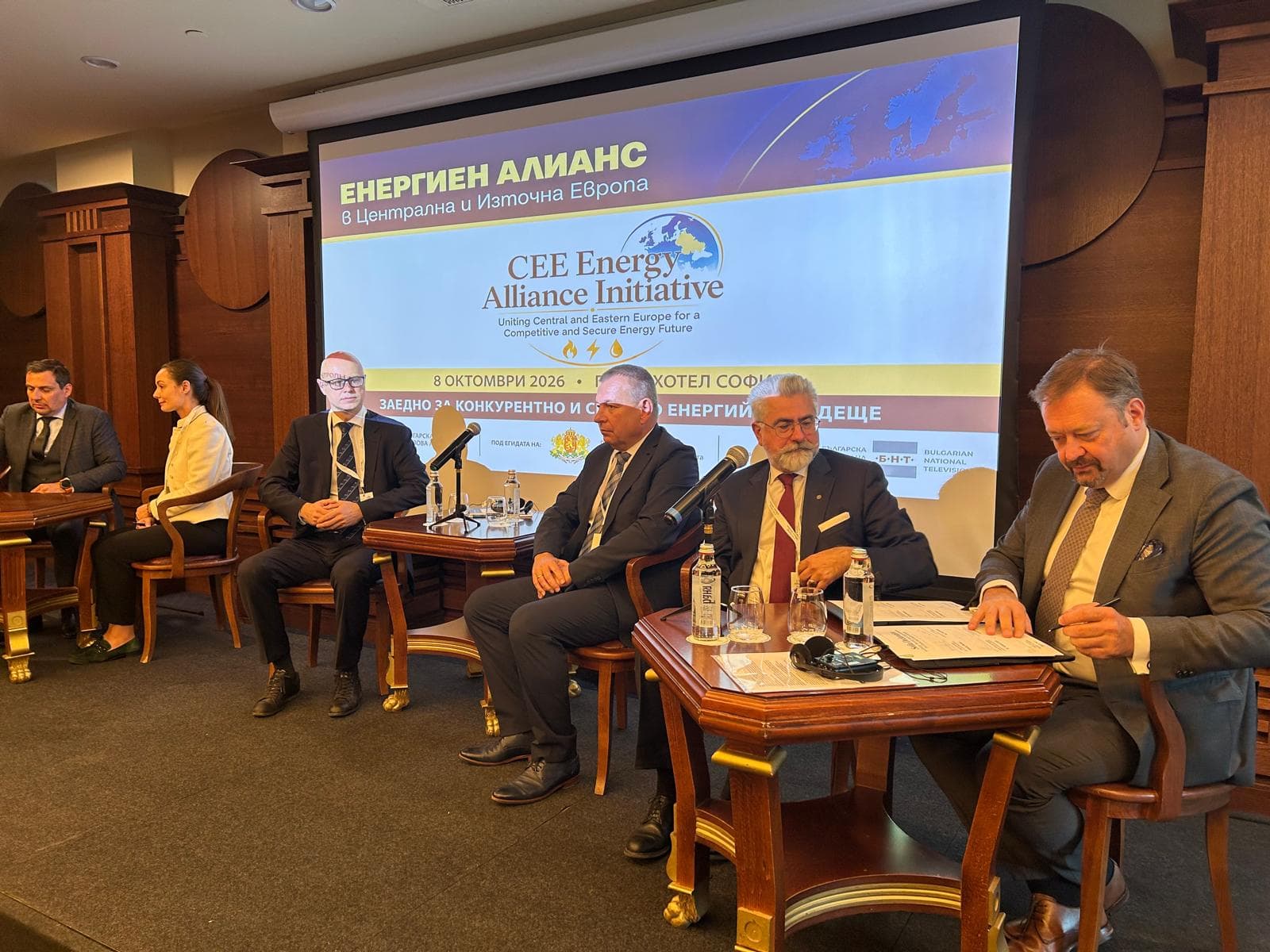 Șase țări din Europa Centrală și de Est își unesc vocile pentru securitatea energetică. România, parte a noii alianțe regionale