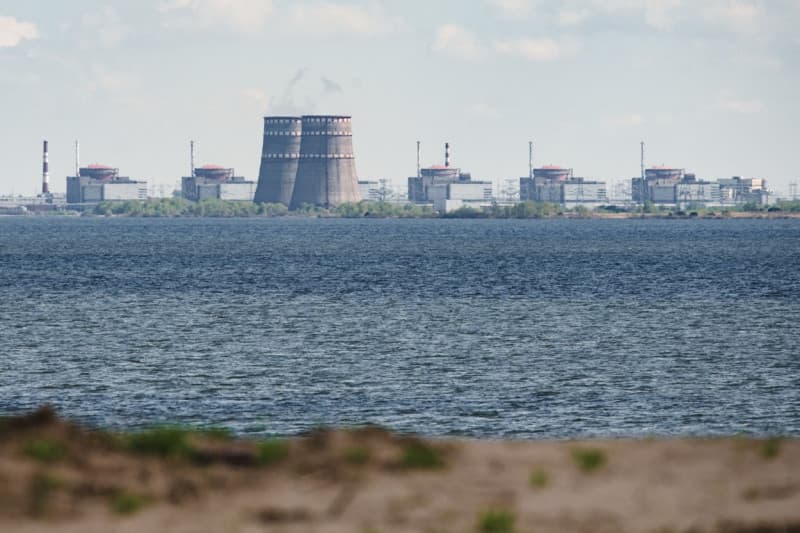 Situația de la centrala Zaporojie din Ucraina stârnește îngrijorare. Cât de mare este pericolul nuclear pentru România?