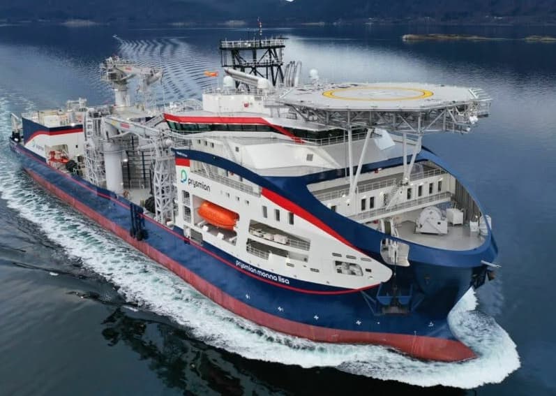 În România s-a construit cea mai mare navă hibridă de instalat cabluri submarine. Cum arată gigantul de peste 200 de milioane de $ comandat de Japonia