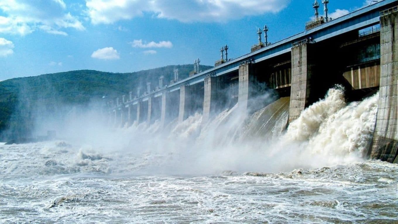 Hidroelectrica vs. Nuclearelectrica. Două campioane la bursă, puse la încercare de aceeași secetă