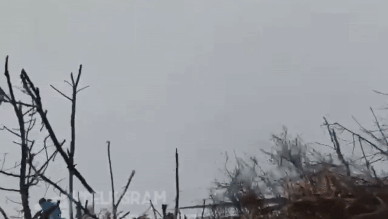 Imagini ireale de luptă surprinse de bodycam-ul unui soldat ucrainean, care încearcă singur să respingă un atac al rușilor