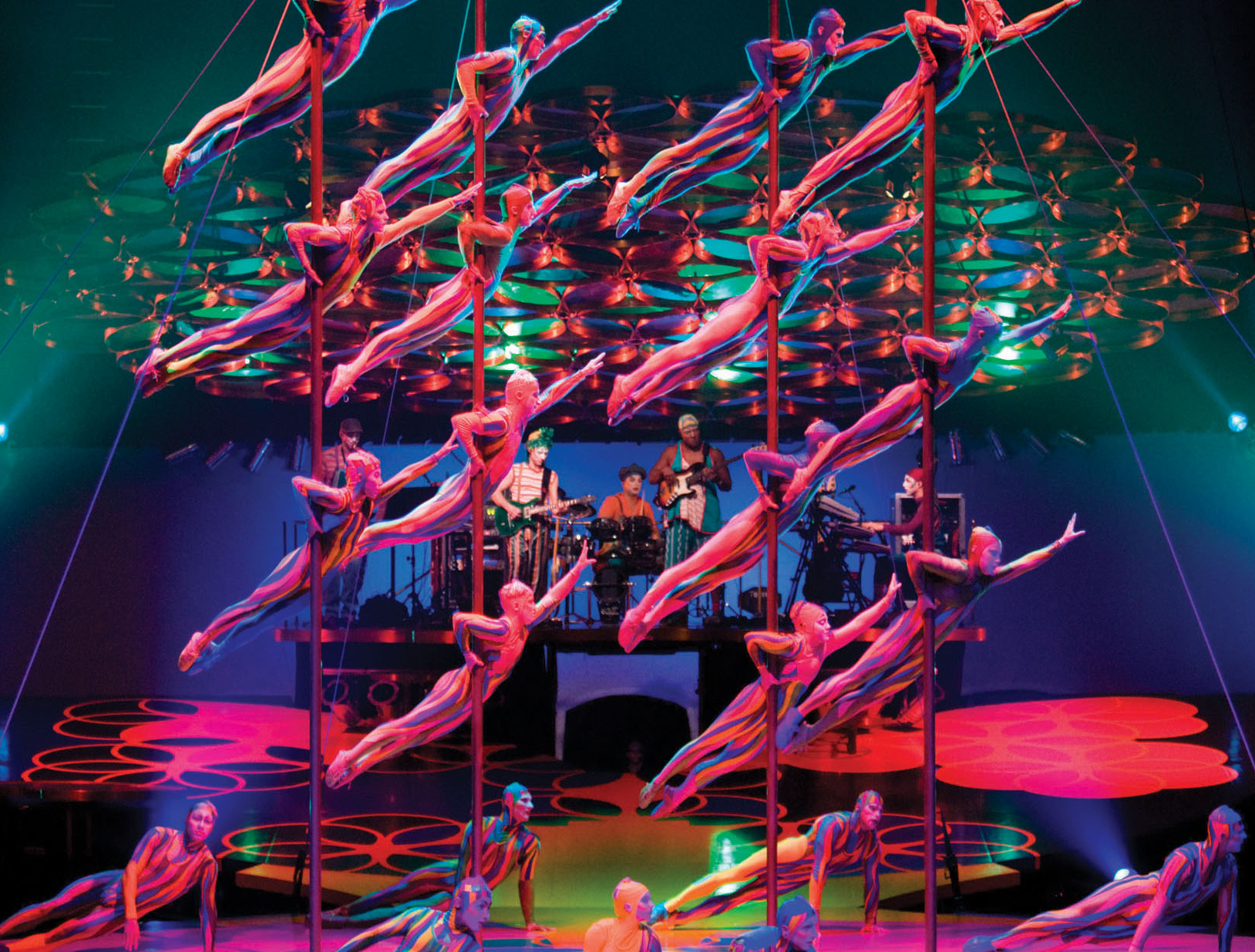 Cel mai faimos circ din lume, Cirque du Soleil revine în România. Ce preț au biletele la acrobații care vând spectacole de un 1 miliard de $ pe an