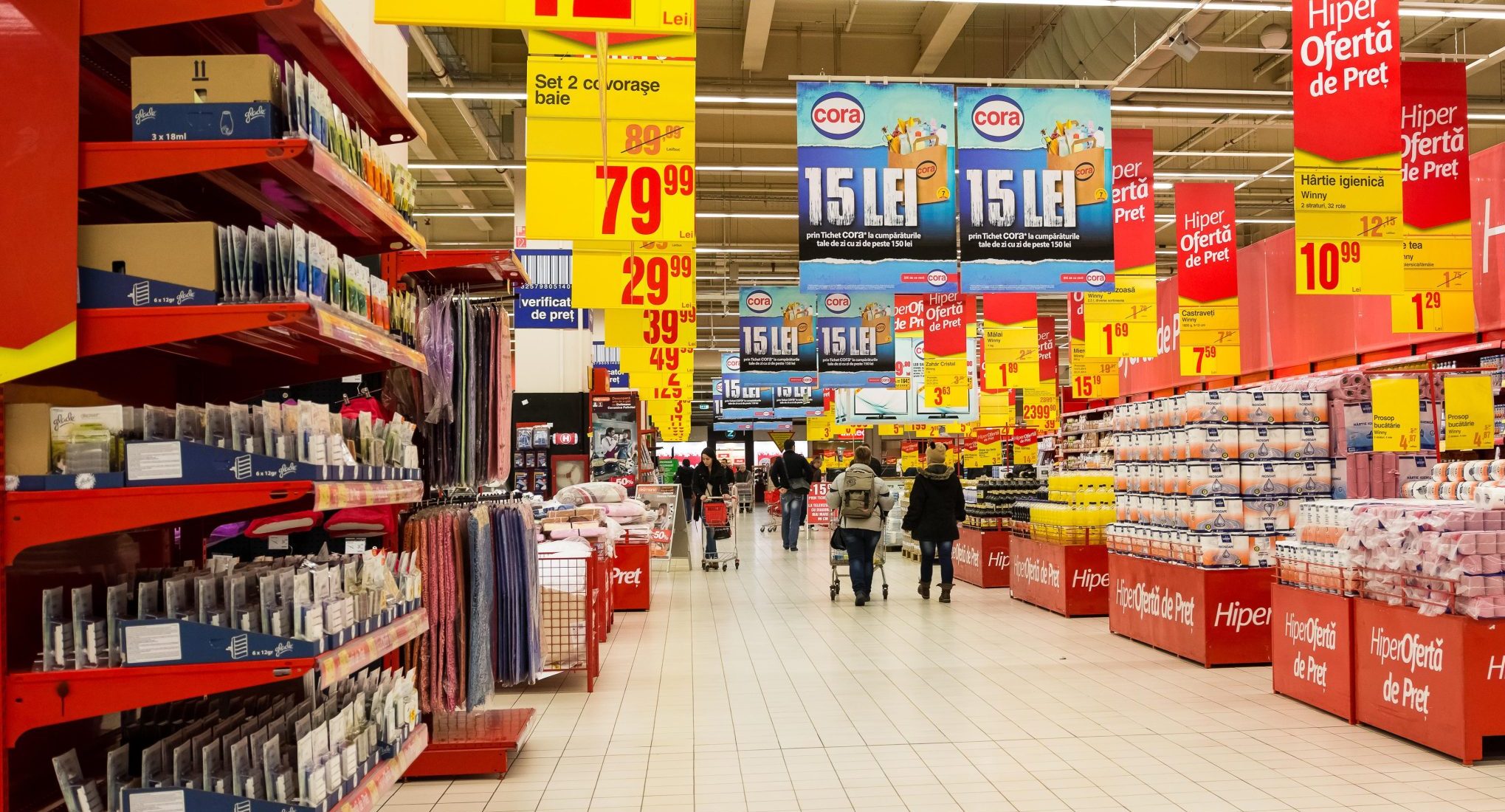 Noi scumpiri la raft, în magazinele din România. De ce vor plăti mai mult