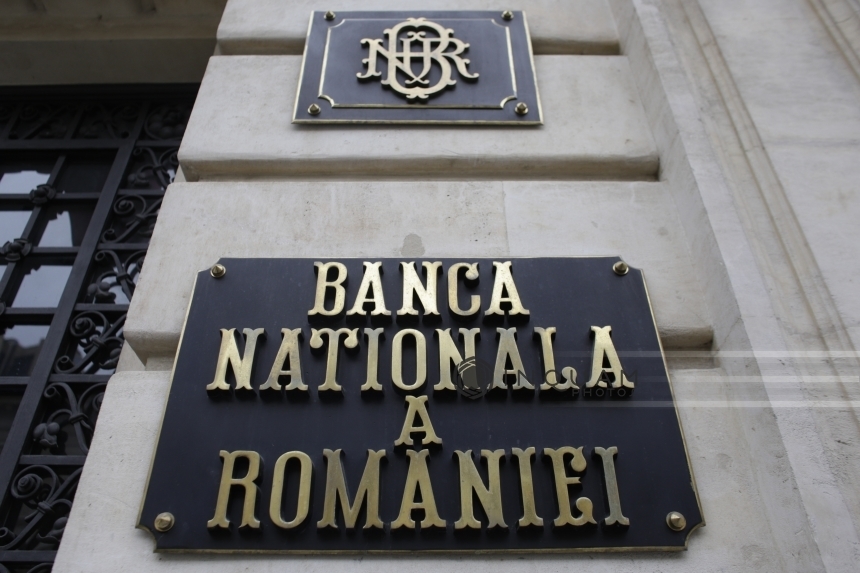 Rezervele valutare ale BNR au scăzut în iunie