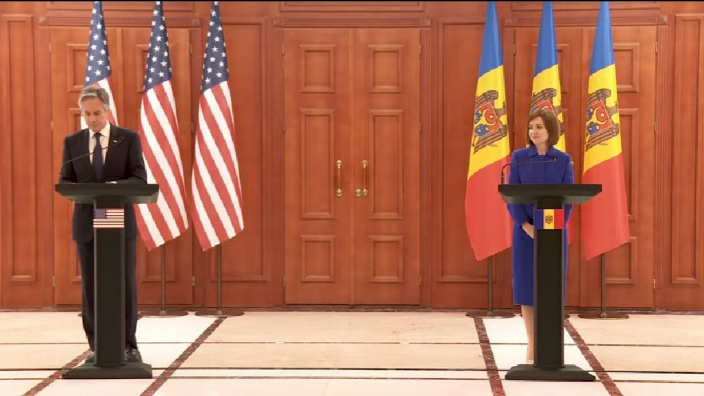 Blinken, la Chişinău: „Sunt aici pentru a aduce angajamentul ferm din partea preşedintelui Biden pentru suveranitatea şi integritatea Moldovei”/ Pachet suplimentar de 50 de mil. de dolari destinat R. Moldova, plus o investiţie de 85 mil. de dolari – VIDEO