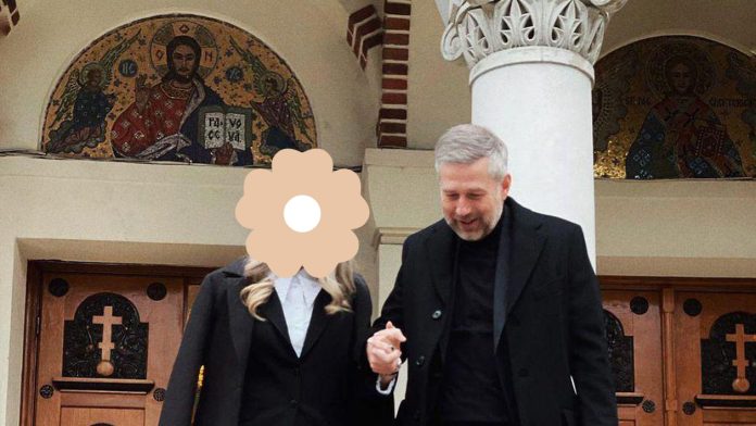 Cine este soția lui Edi Iordănescu. Fost manechin și cu 10 ani mai tânără decât selecționerul