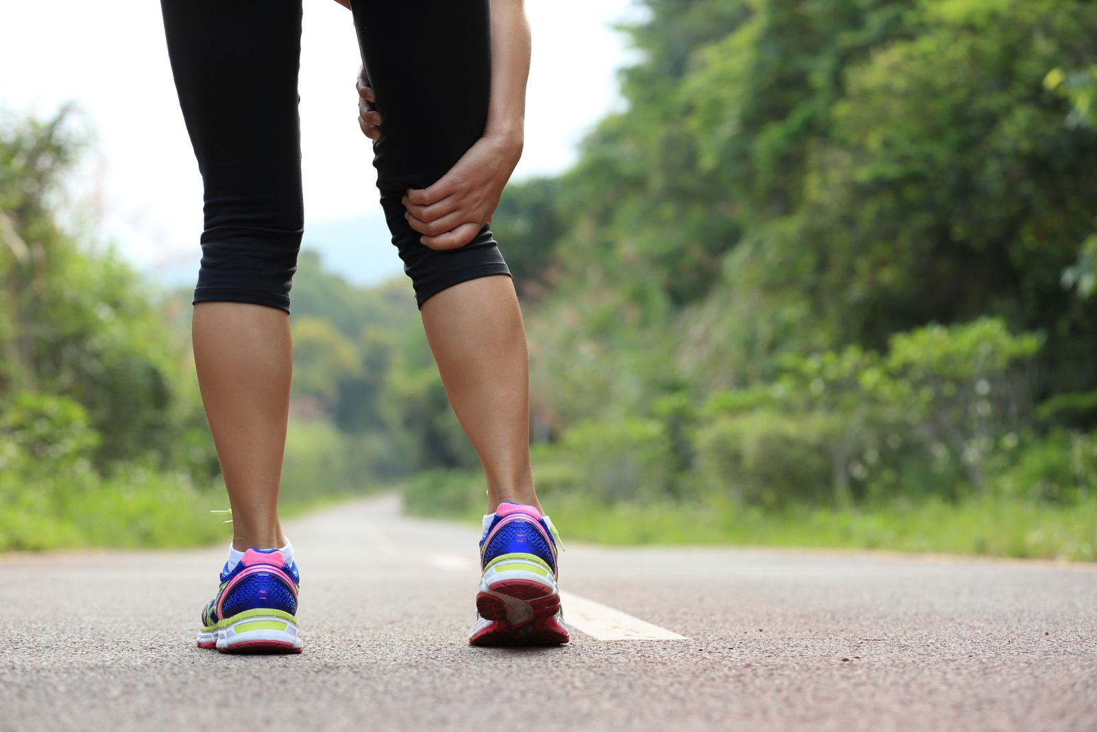 TOP 5 exerciții care te scapă de durerile de șold și picioare